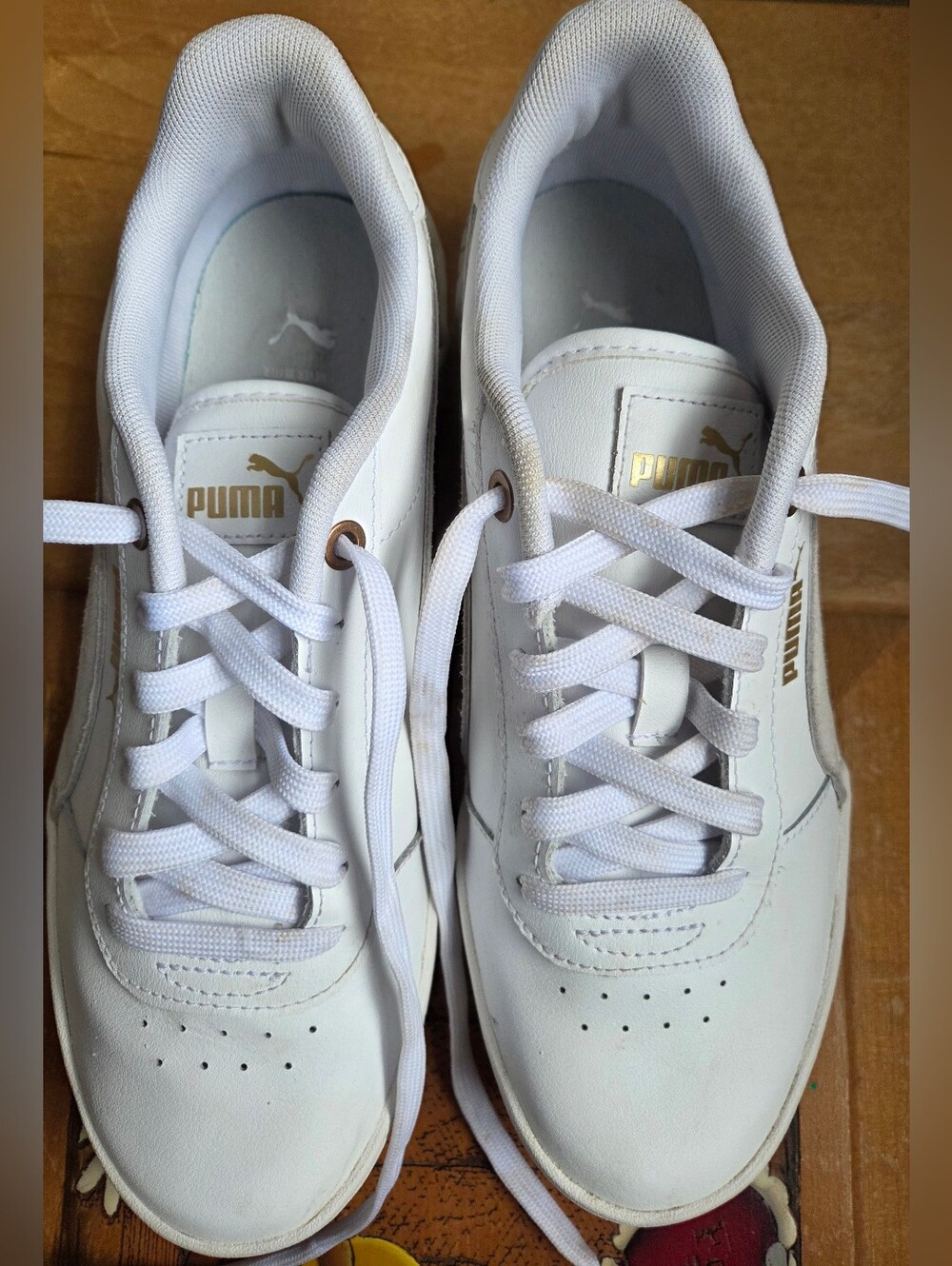 Puma, White Low-top With Gold Trim, Size 7.5